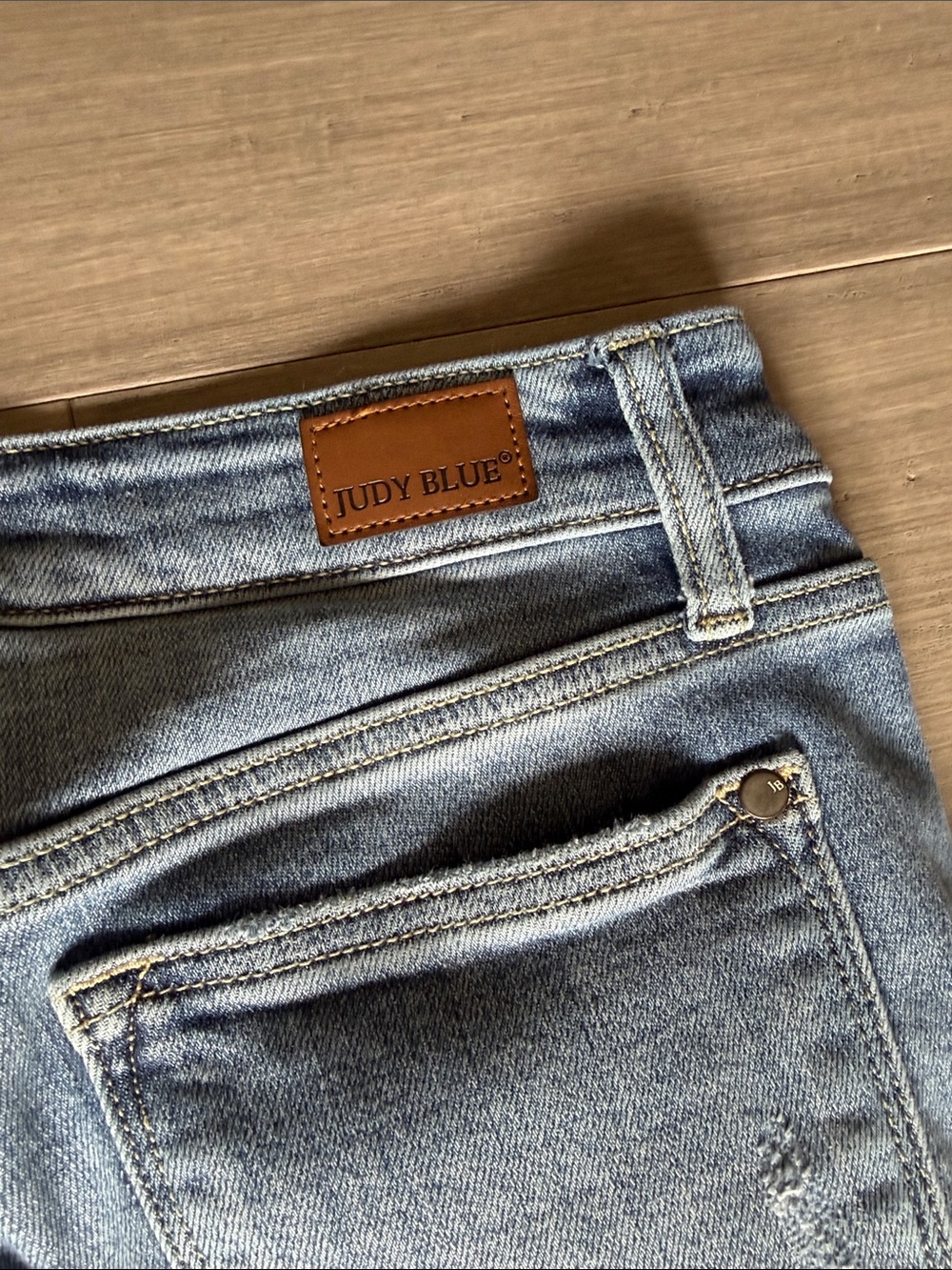 Judy Blue Light Wash Bootcut Jeans - Picture 9 of 10